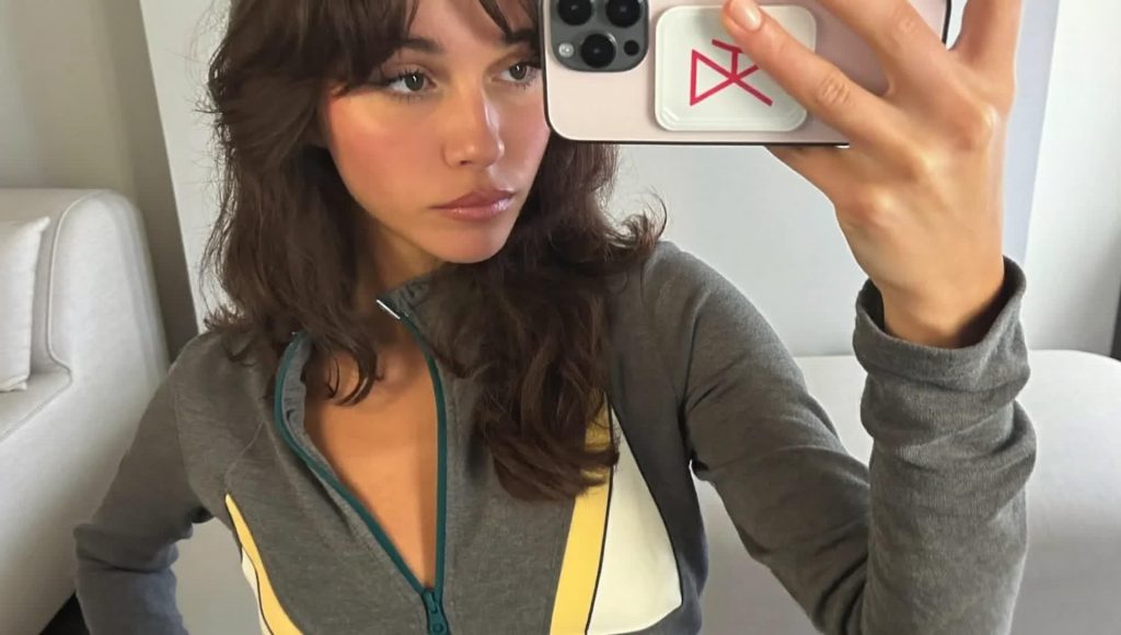 Уход за одеждой из разных тканей: что делать и чего избегать